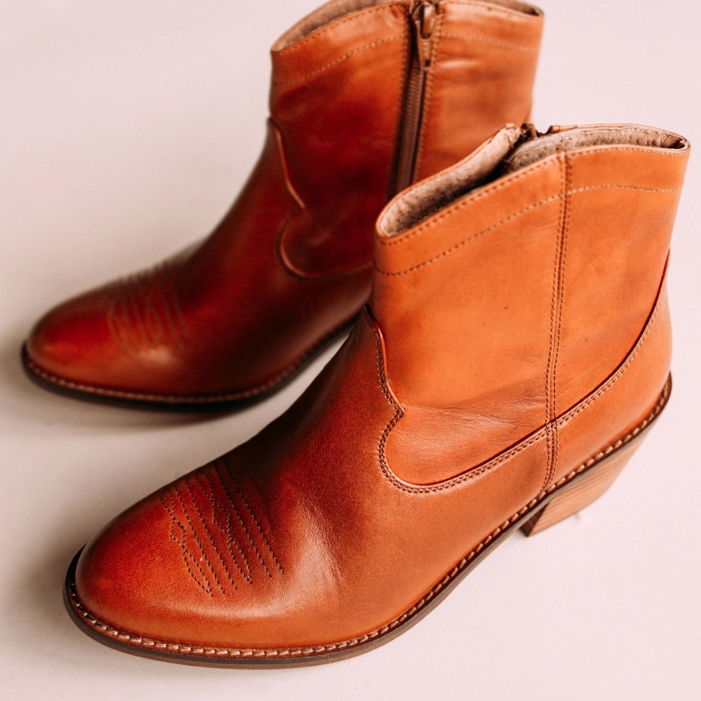 Anthropologie Seychelles Western ankle boots tan